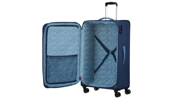 Voll ausgestatteter Innenraum: