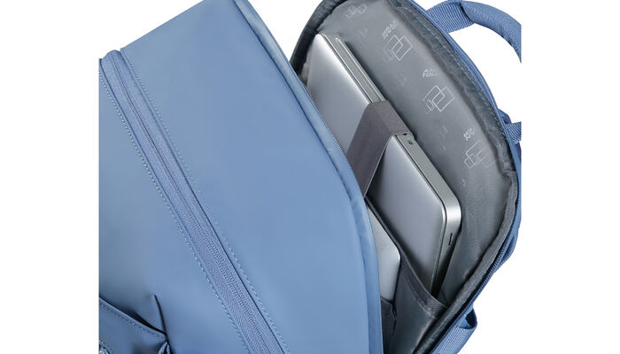 Laptop compartment 15.6"