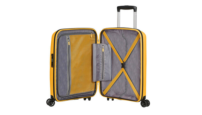 Interior organisation with extra zipped apron pocket 