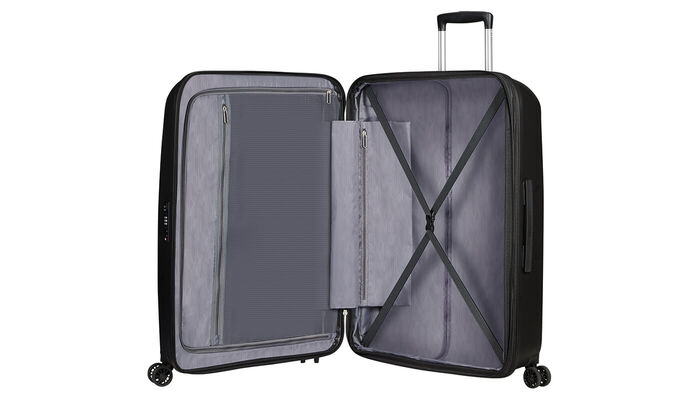 Interior organisation with extra zipped apron pocket 