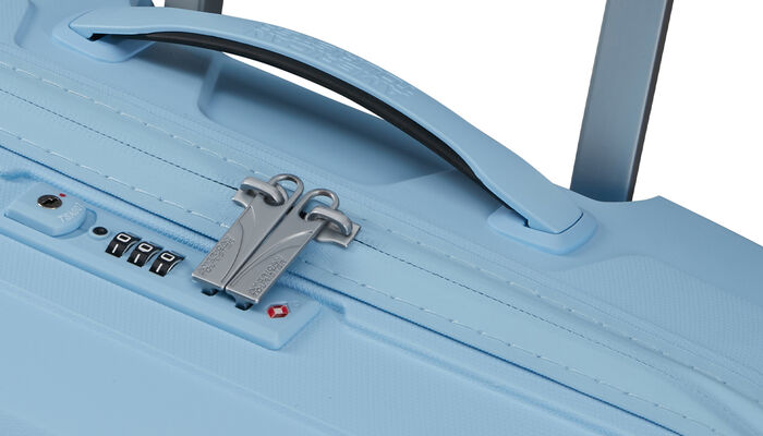 Water-repellent coated zipper