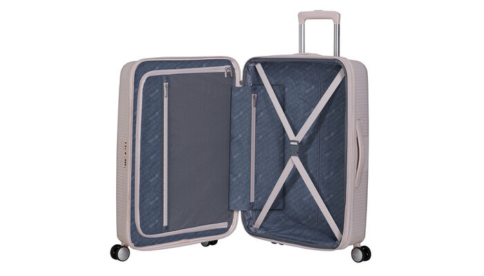 Interior organisation with extra zipped apron pocket 