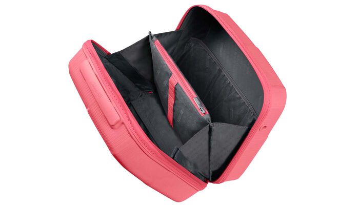 Komplett ausgestatteter Innenraum