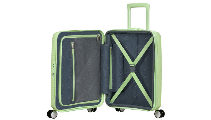 Interior organisation with extra zipped apron pocket 