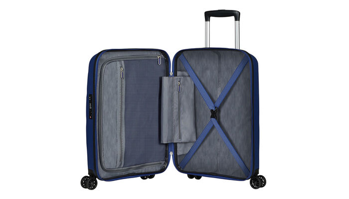 Interior organisation with extra zipped apron pocket 