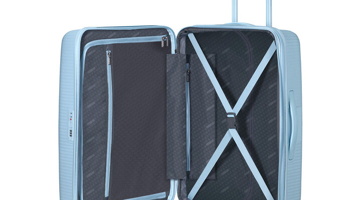 Interior organisation with extra zipped apron pocket 