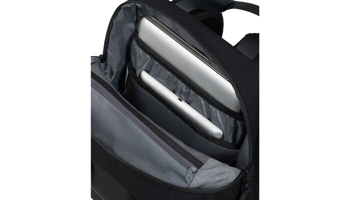 Laptop compartment 15"