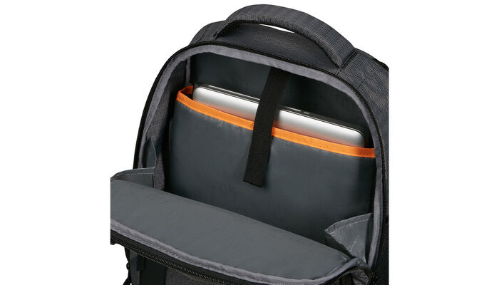 15,6" Laptop compartment