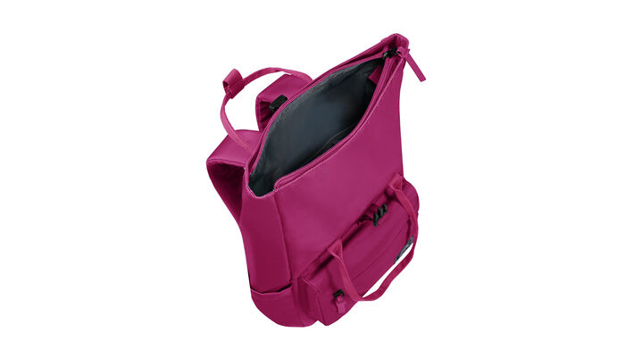 Large main compartment