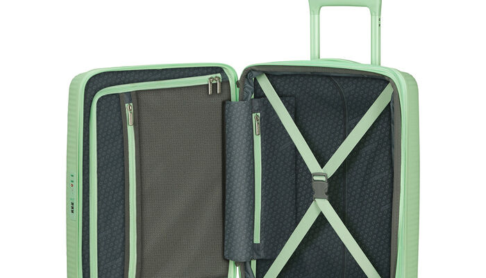 Interior organisation with extra zipped apron pocket 