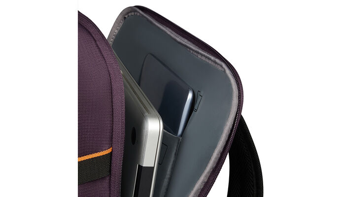 Laptop compartment 15.6"