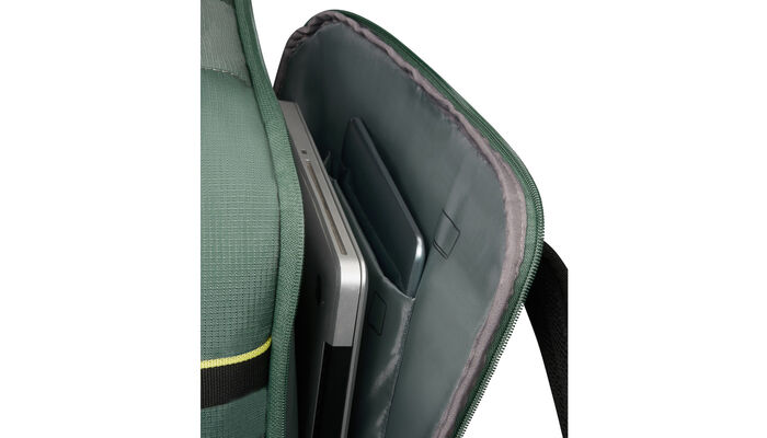 Laptop compartment 15.6"